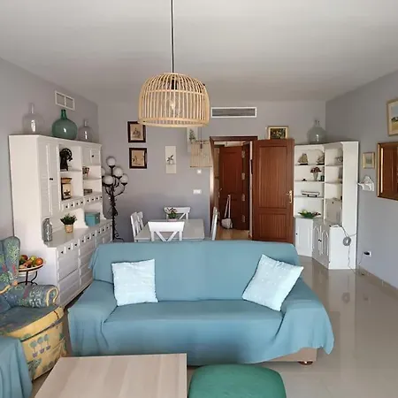 Amplio Piso En A 100 M De La Playa Apartamento *